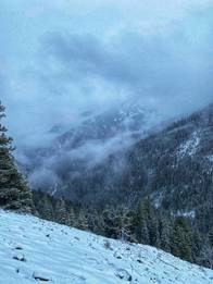 Mountain survival in bad weather: how to stay safe and stay calm